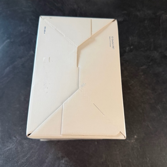 VINTAGE HUMMEL SIGNS OF SPRING #829 FIGURINE 5 inch box included - Picture 5 of 16